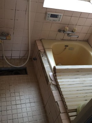 施工前浴室